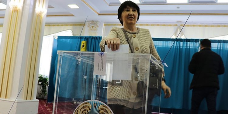 Kazakistan’da anayasada değişiklik öngören referandumda 'evet' oyu çıktı