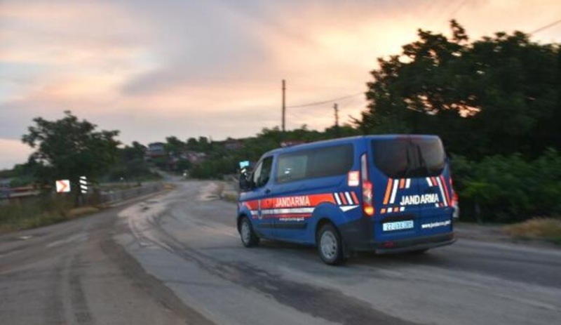 Kendilerine polis süsü verip, 2 Bulgar iş insanını gasp etmek istediler