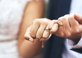 Kocasının kadın olduğunu annesi sayesinde öğrendi; "ben doktorum" demiş o da yalan çıktı!