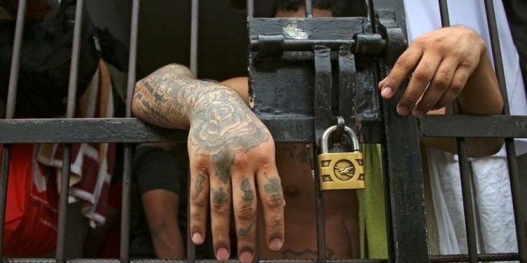 Kolombiya hapishanesinde isyan: 49 mahkum yanarak öldü