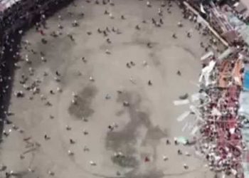 Kolombiya'da boğa güreşi sırasında tribün çöktü: En az 4 ölü, 300'den fazla yaralı