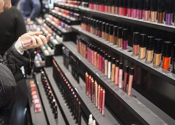 "Kozmetik ürünlerine yüzde 30-40 bandında zam gelecek"