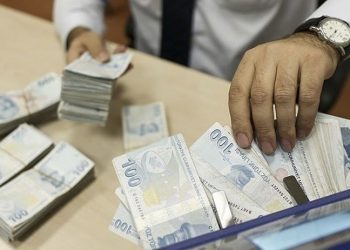 Kulis: AKP'nin çözüm yolu faizsiz bankacılık