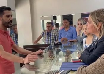 Kuyumcuda çalışan mühendis: ‘Benim gibi binlerce insan işsiz, güçsüz’