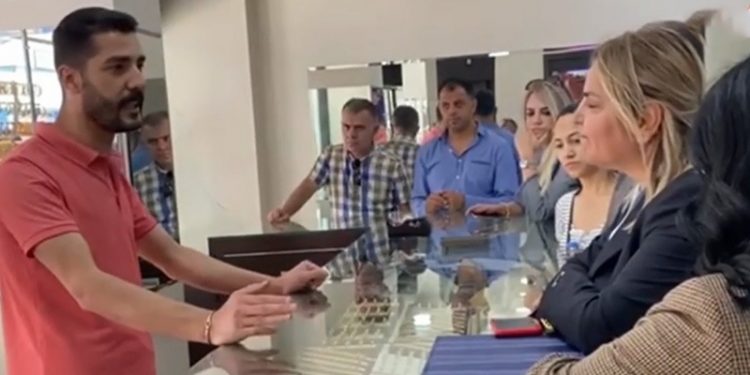 Kuyumcuda çalışan mühendis: ‘Benim gibi binlerce insan işsiz, güçsüz’