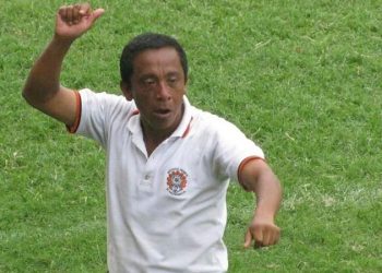 Kırmızı kart gösteren hakem, dövülerek öldürüldü