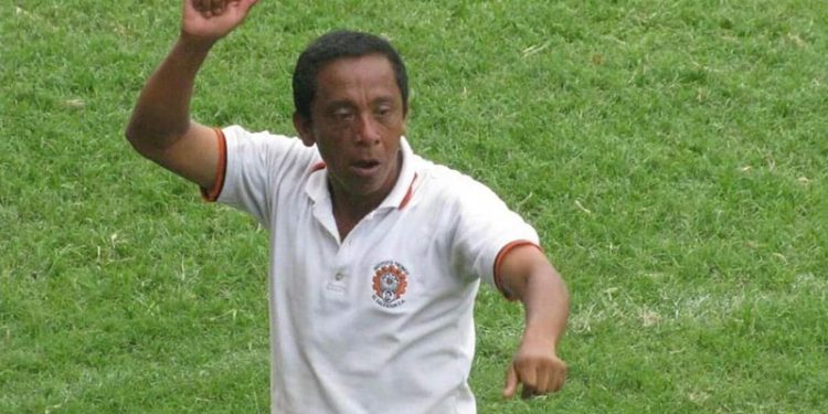 Kırmızı kart gösteren hakem, dövülerek öldürüldü