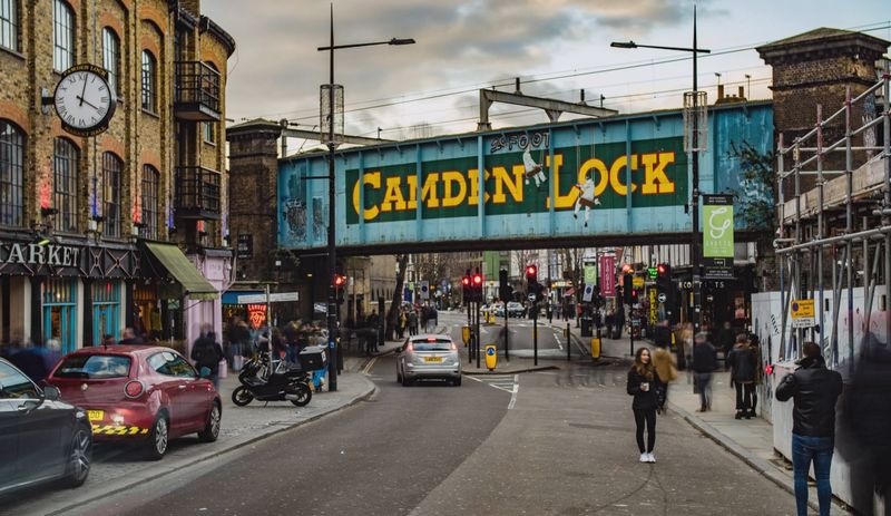 Londra'nın tarihi pazarı Camden Market satışa çıkarıldı