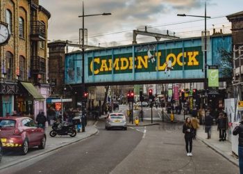 Londra'nın tarihi pazarı Camden Market satışa çıkarıldı