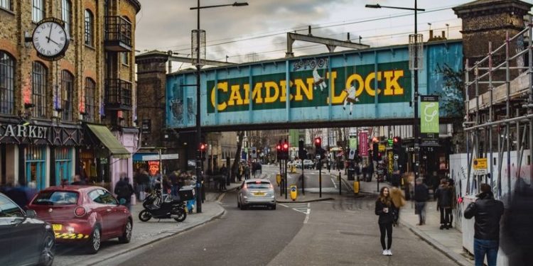 Londra'nın tarihi pazarı Camden Market satışa çıkarıldı