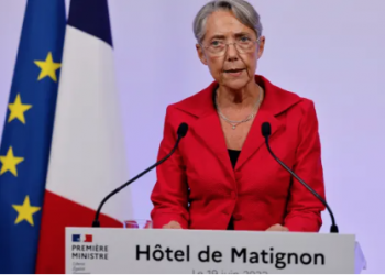 Macron'un partisi için başarısızlıkla sonuçlanan seçim sonrası Başbakan Borne'a istifa çağrısı