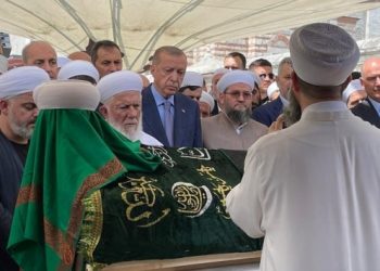 Mahmut Ustaosmanoğlu son yolculuğuna uğurlandı