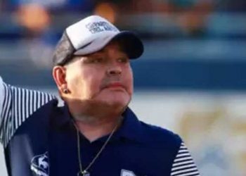 Maradona'nın ölümüyle ilgili sağlık çalışanları ihmal suçuyla yargılanacak