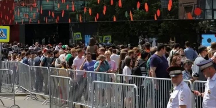 McDonald's restoranları Rusya'da yeni ismiyle yeniden açıldı