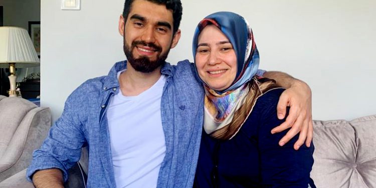 Melek Çetinkaya, 6 yıldır tutsak olan oğlu ile ilk sabahını anlattı: İlk tereyağlı yumurta yedi