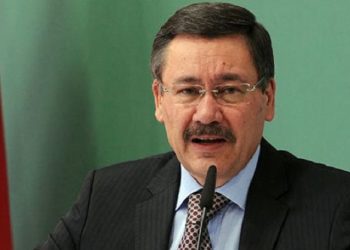Melih Gökçek sosyal medyadaki ‘jelibon rezervi bulundu’ paylaşımını gerçek sandı