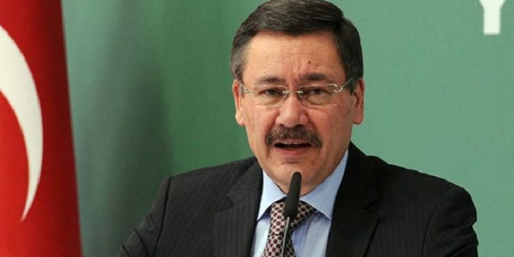 Melih Gökçek sosyal medyadaki ‘jelibon rezervi bulundu’ paylaşımını gerçek sandı