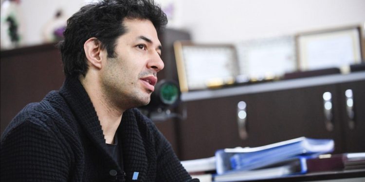 Mert Fırat’tan Bahçeli’ye: Tek derdimiz var Netflix ve Cem Yılmaz