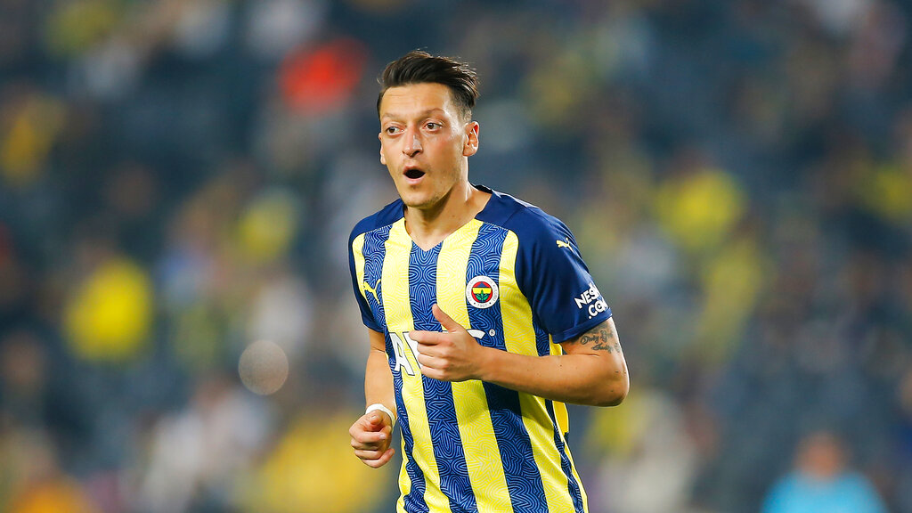 Mesut Özil'in menajerinden Fenerbahçe açıklaması