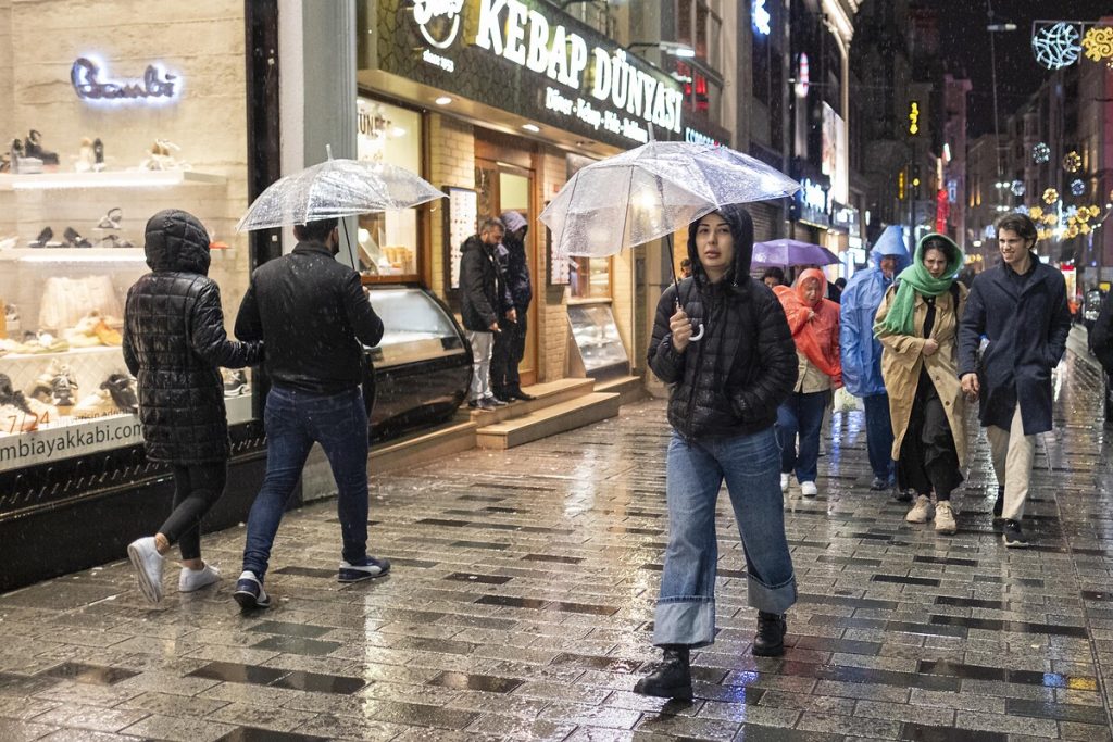 Meteoroloji 37 il için kuvvetli yağış uyarısı yaptı