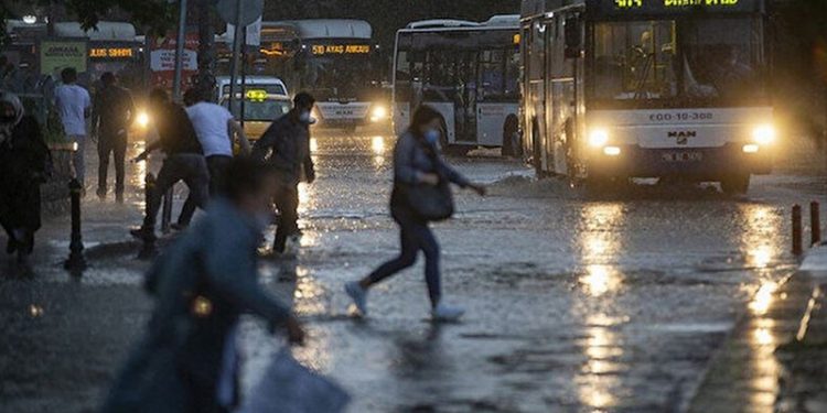 Meteoroloji'den Ankara çevresi için uyarı: Önümüzdeki 3 saat, gök gürültülü sağanak yağış olacak