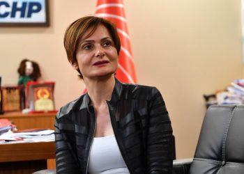 Metropoll: Halk mahkeme kararı ile gelen siyaset yasaklarına karşı