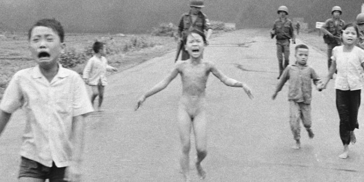 Meşhur fotoğraftaki Phuc: 50 yıl geçti, ben artık Napalm kızı değilim