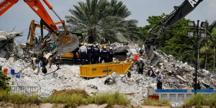 Miami'de 98 kişinin öldüğü çöken lüks bina için 1 milyar dolarlık tazminat