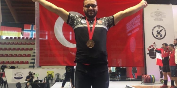 Milli halterci Onur Demirci, silkmede Avrupa üçüncüsü oldu
