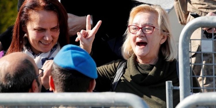 Mücella Yapıcı: Dişim ellerim kelepçeli çekildi