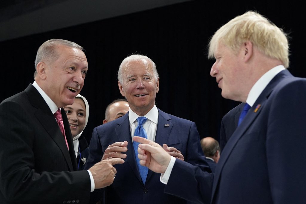 NATO zirvesinde Boris Johnson Türkçe konuştu: Ooo çok güzel