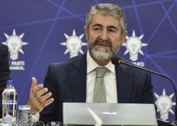 Nebati'den ilginç dövize endeksli mevduat yorumu: Dar gelirliler hariç herkes kâr ediyor