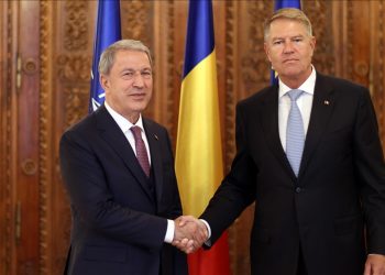 Neler oluyor: Akar, Romanya Cumhurbaşkanı ve Başbakanı ile görüştü