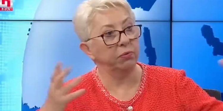 Nesrin Nas: ‘Muhafet AKP’nin kurduğu dile hapsoluyor, o dili bırakırsa yüzde 65 oy alır’