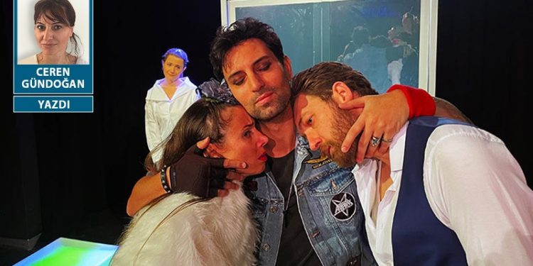 Neşeli Bir Davet: Hu