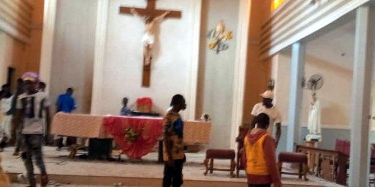 Nijerya’da kiliseye saldırı: En az 50 ölü