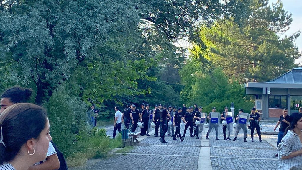 ODTÜ Onur Yürüyüşü’ne polis müdahalesi: Çok sayıda kişi gözaltında