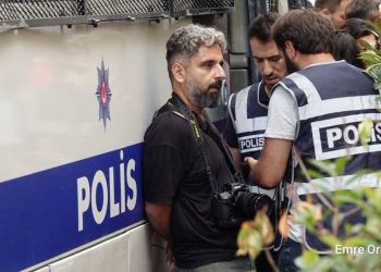 Onur Yürüyüşü’ne polis müdahalesi: Çok sayıda kişi gözaltında