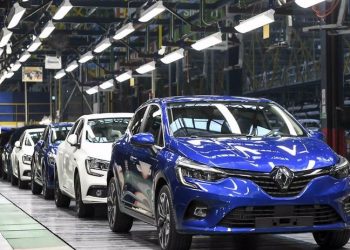 Oyak Renault otomotiv üretimine ara veriyor