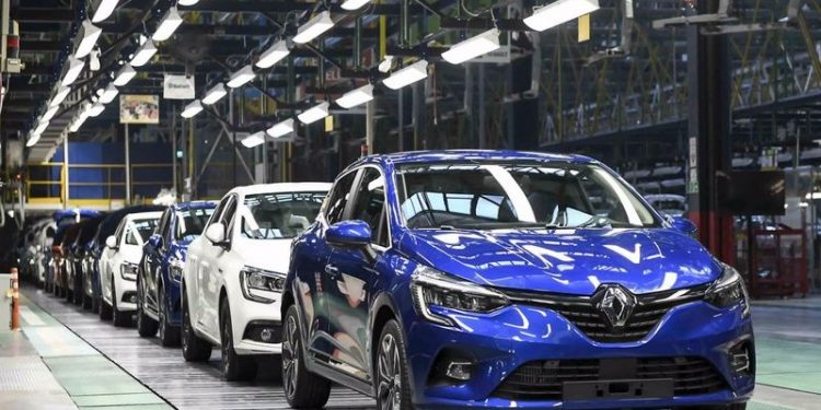 Oyak Renault otomotiv üretimine ara veriyor