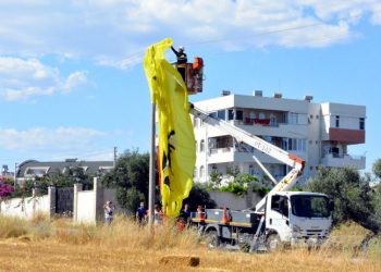 Paraşütün ipi koptu, iki turist yaralandı