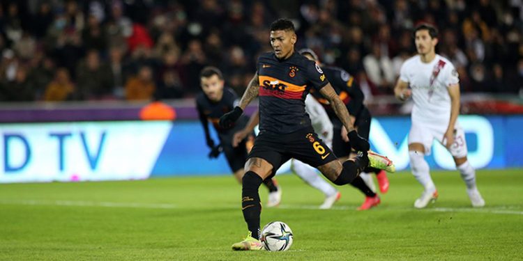 Patrick van Aanholt: Fatih Terim olmasaydı burada olmazdım