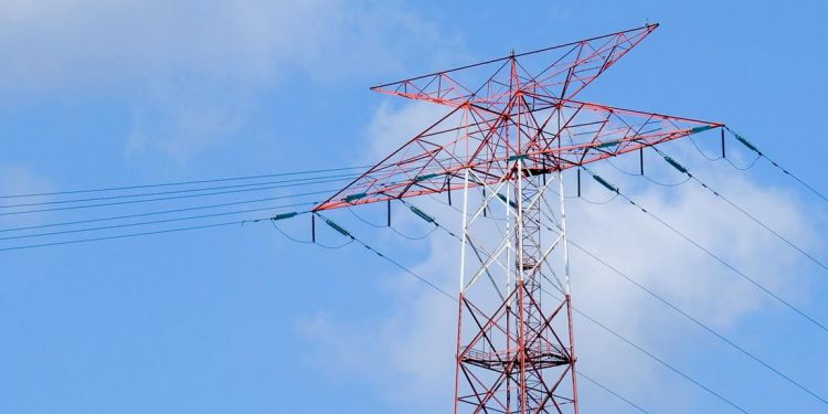 Patronlar Bakan'la buluştu: Elektriğe en az yüzde 30 zam konusunda anlaşıldı