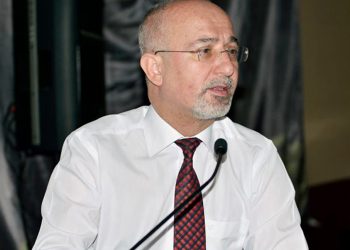 Prof. Dr. Şenol Babuşcu: Muhalefet iktidara gelse, seçimin ertesi günü ekonomi adına olumlu çalışmalar başlasa 3 yılda ancak toparlarız