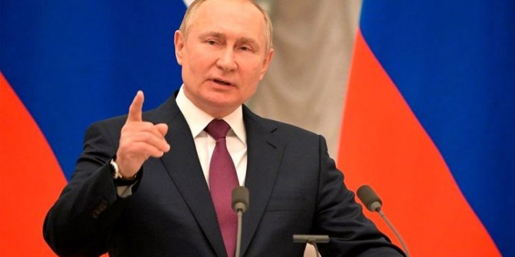 Putin: Ukrayna'ya uzun menzilli füze verilirse yeni hedefleri vururuz