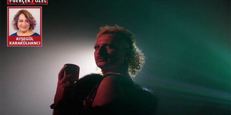 Queer müzisyen Anthony Hüseyin: Sevmekten korkma aşkım, acımayacak