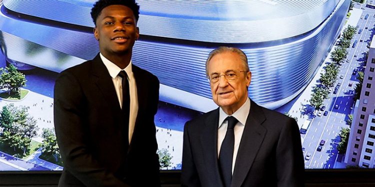 Real Madrid 100 milyon euroluk transfere imzayı attırdı