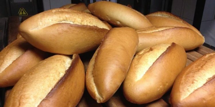 Rize'de ekmeğe zam: 5 lira oldu