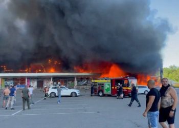 Rus füzesi AVM'yi vurdu: Ölü ve yaralılar var