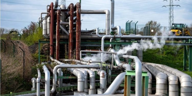 Rusya, Ukrayna savaşının ilk 100 gününde fosil yakıt satışından "93 milyar euro gelir elde etti"': Türkiye en büyük ithalatçılar arasında